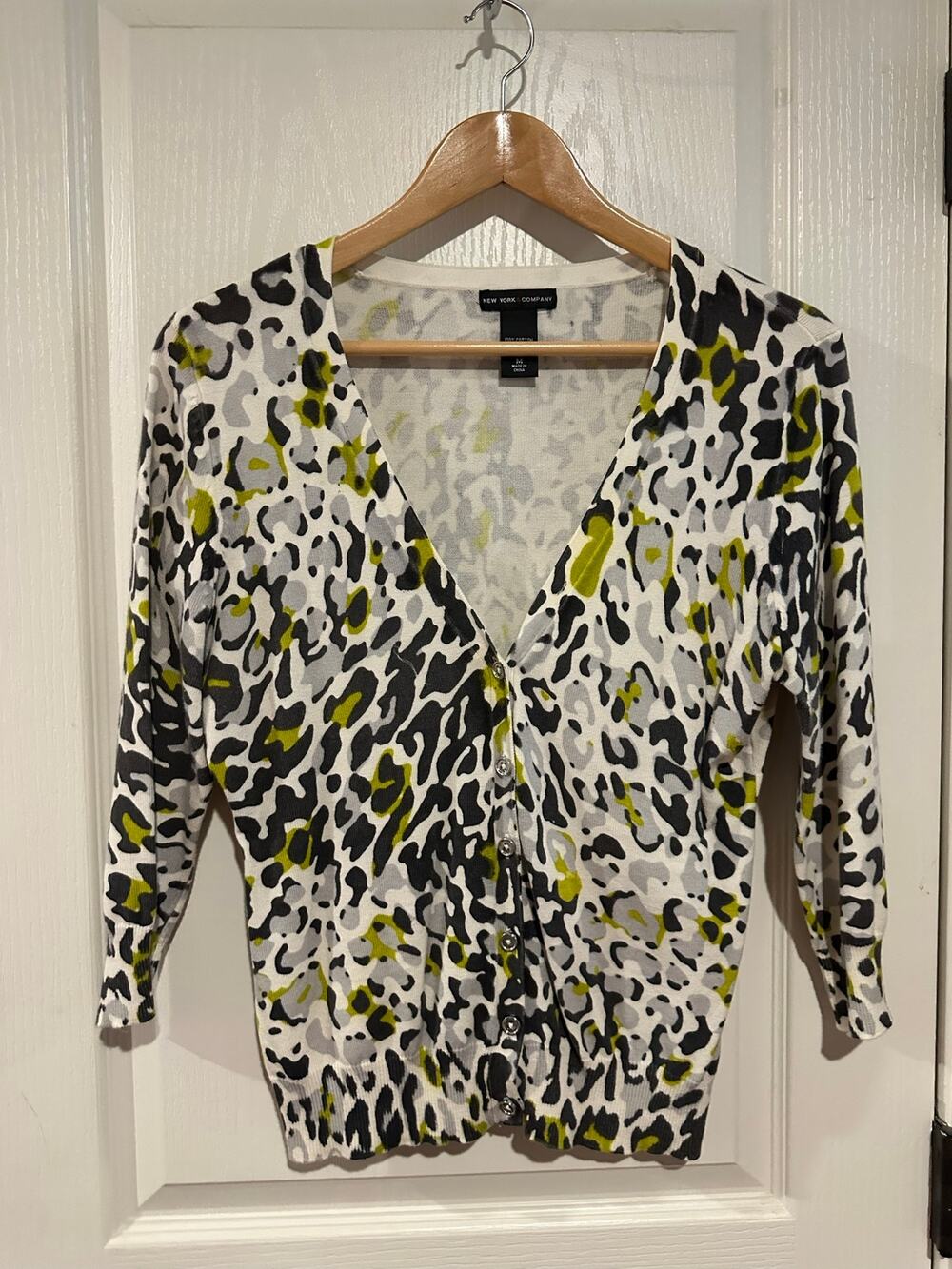 New York and Company Cropped Animal Print Grey Lime Green Cardigan Medium Cotton